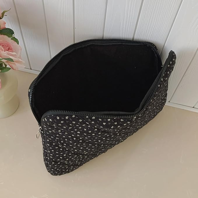 Puffy Laptop Sleeve 13-15.6 Inch Corduroy Quilted Laptop Protective Case Cute Floral Computer Sleeve Protective for MacBook (Black Ditsy Floral, 15.6 Inch)
