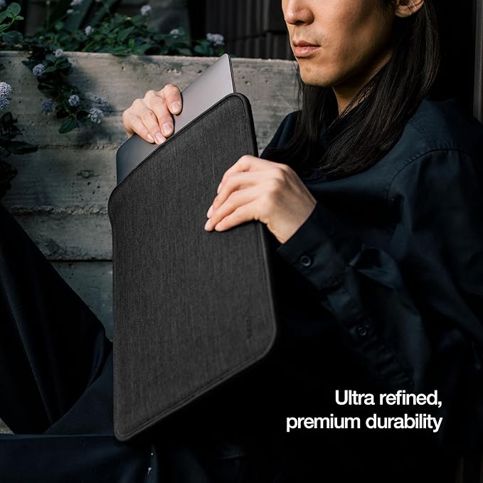 Incase ICON Sleeve with Woolenex - MacBook Air 13 inch Case - M5 2026, M4 2025, M3 M2 2024-2022 - Fitted MacBook Case, Laptop Sleeve, Hard Cover, Durable, Lightweight - Graphite
