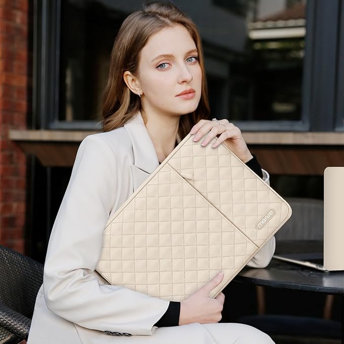 MOSISO Laptop Case 13 inch, 13 inch Laptop Sleeve Compatible with MacBook Air M4 M3 M2 M1 2025-2018/Pro M2 M1 2025-2016, Square Quilted Vertical Computer Bag with Pocket&Small Case, Sand