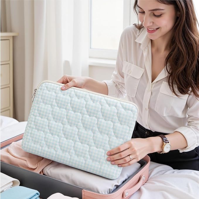 13-14 inch Cotton Quilted Laptop Sleeve for Women, Aesthetic Puffy Laptop Case Carrying Bag Compatible with MacBook Air/Pro 13/Pro 14, Soft Computer Liner Bag (Blue Gingham, 13.3inch)