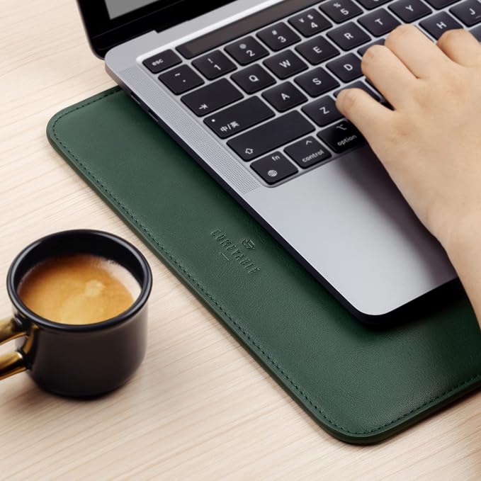 Comfyable Slim Laptop Sleeve 16 Inch Compatible for MacBook Pro M5 M4 M3 M2 Pro/Max 2026, Faux Leather Protective 16-in Mac Cover Case, Green