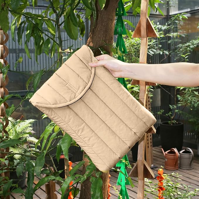 Puffy Laptop Sleeve 15-16 Inch Streak-Beige, Protective Carrying Case for Men and Women, Cute Case Bag Compatible with 15 and 16 Inch Laptops, for MacBook Air M2, Asus/Dell Xps in Cover
